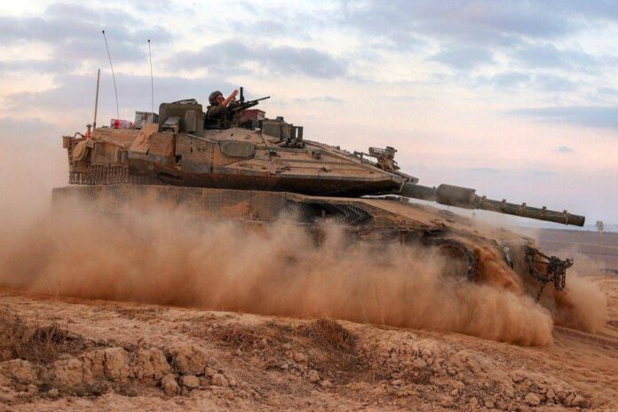 israele-prepara-attacco-a-gaza-city,-ammassati-centinaia-di-tank-e-blindati:-prosegue-fuga-palestinesi