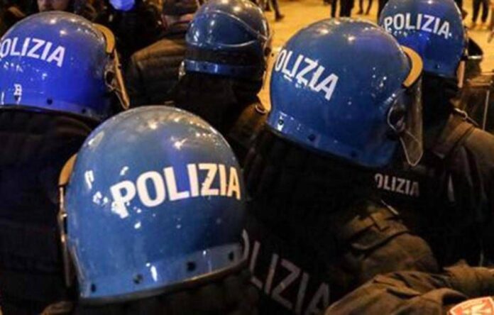 corteo-pro-palestina-a-torino,-scontri-sulla-strada-dell’aeroporto-tra-manifestanti-e-forze-ordine